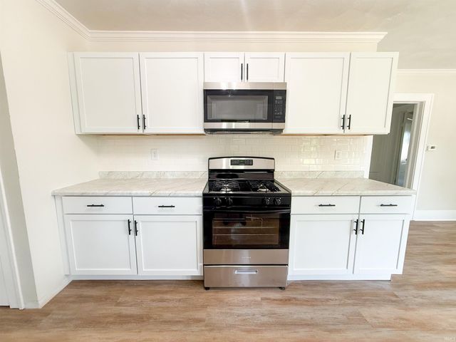 56201 Mayflower Road, South Bend, IN 46619