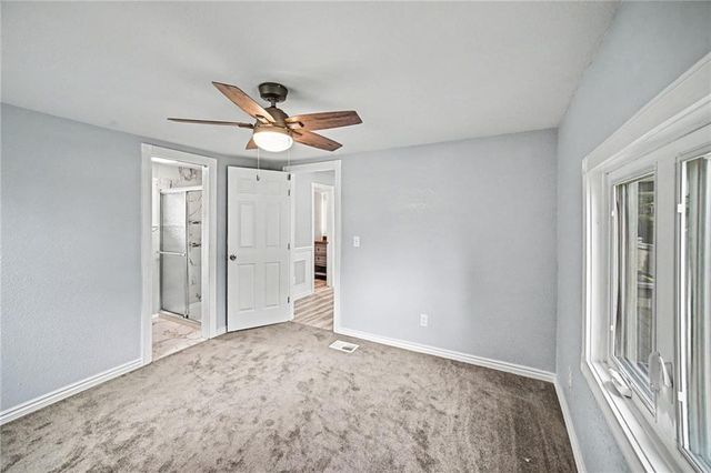 807 E Gudgell Avenue, Independence, MO 64055