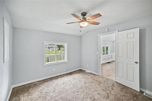 807 E Gudgell Avenue, Independence, MO 64055