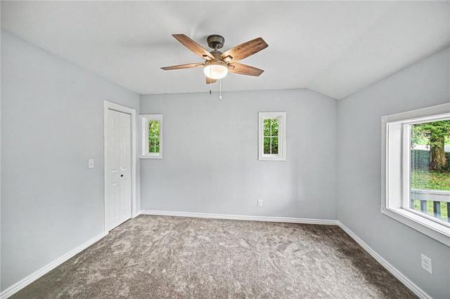 807 E Gudgell Avenue, Independence, MO 64055