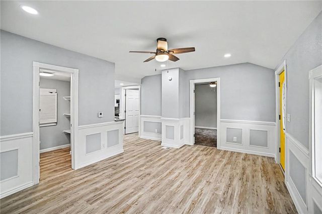 807 E Gudgell Avenue, Independence, MO 64055