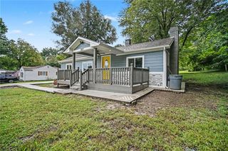 807 E Gudgell Avenue, Independence, MO 64055