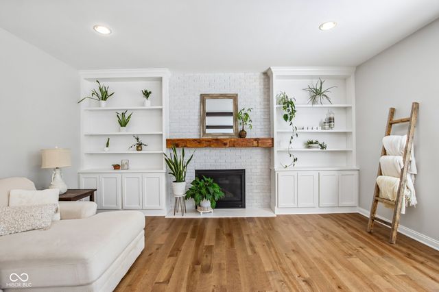 13499 Dorster Street, Fishers, IN 46037