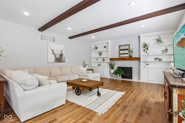 13499 Dorster Street, Fishers, IN 46037