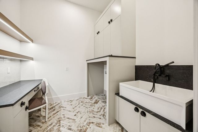 12 Cardona, Westlake, TX 76262