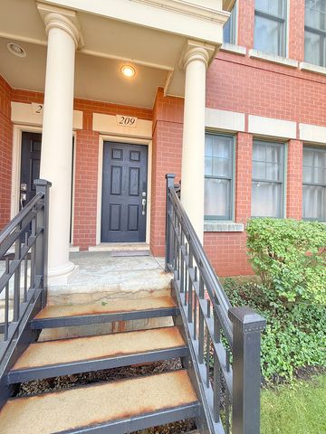 209 Prairie Street 209, Elgin, IL 60120