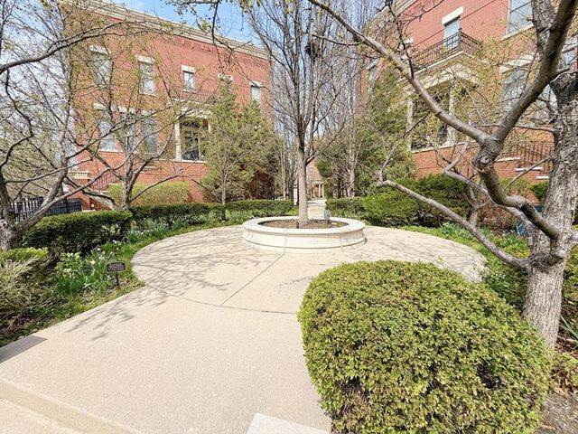 209 Prairie Street 209, Elgin, IL 60120