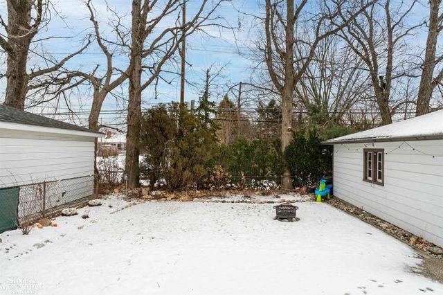 26118 San Rosa Drive, Saint Clair Shores, MI 48081
