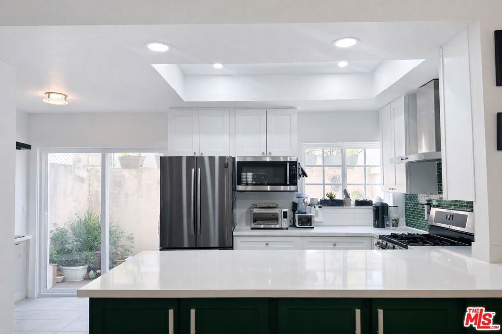 800 Glenway Drive 113, Inglewood, CA 90302