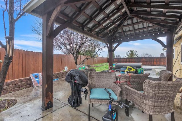 5231 Saint Moritz Ct, Sacramento, CA 95842