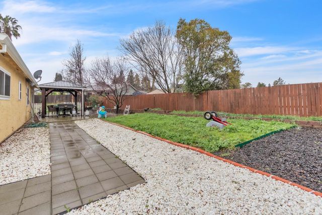 5231 Saint Moritz Ct, Sacramento, CA 95842