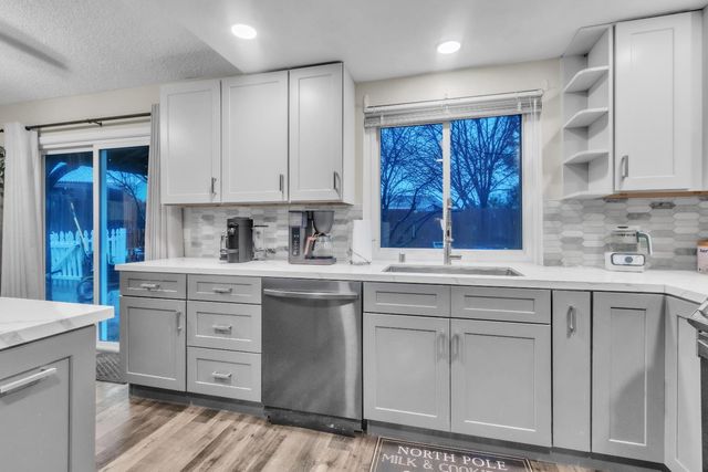 5231 Saint Moritz Ct, Sacramento, CA 95842