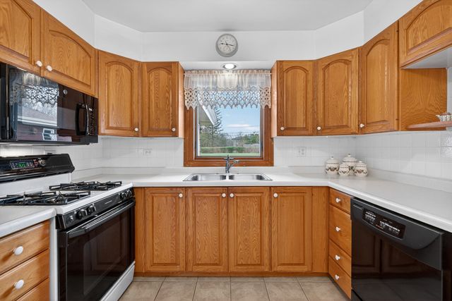 102 W Elaine Circle, Prospect Heights, IL 60070