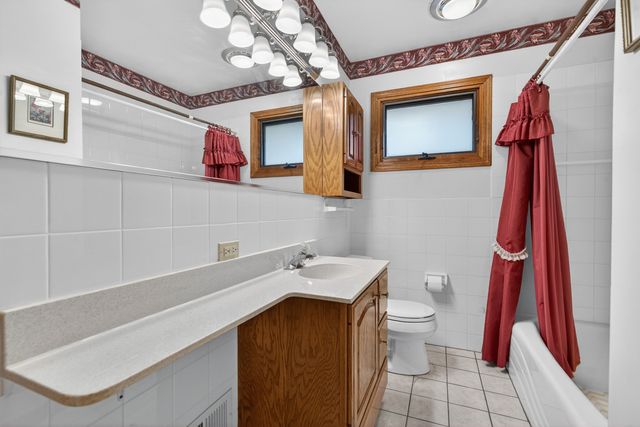 102 W Elaine Circle, Prospect Heights, IL 60070