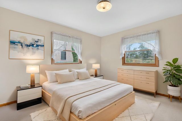 102 W Elaine Circle, Prospect Heights, IL 60070