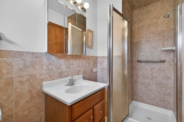 102 W Elaine Circle, Prospect Heights, IL 60070