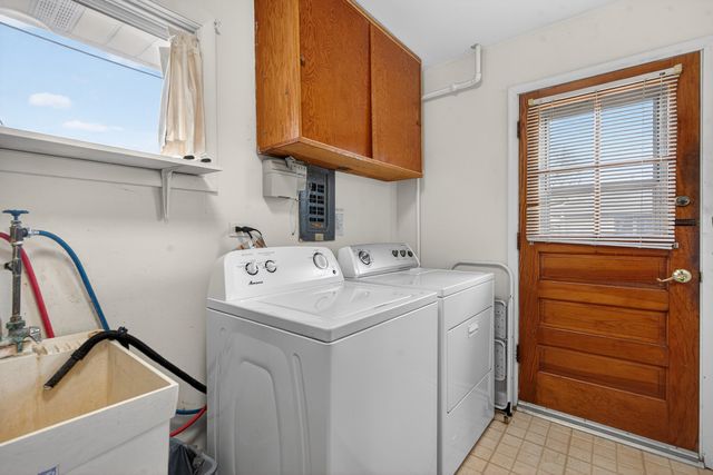 102 W Elaine Circle, Prospect Heights, IL 60070