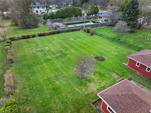 102 W Elaine Circle, Prospect Heights, IL 60070