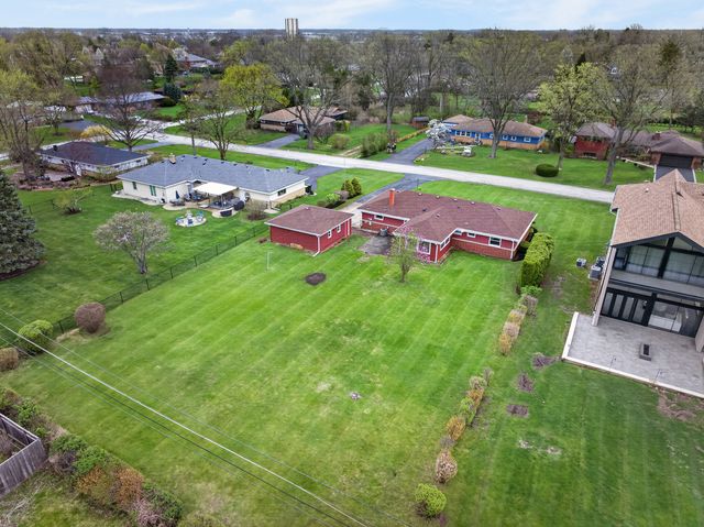 102 W Elaine Circle, Prospect Heights, IL 60070