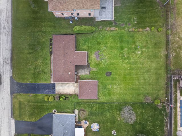 102 W Elaine Circle, Prospect Heights, IL 60070