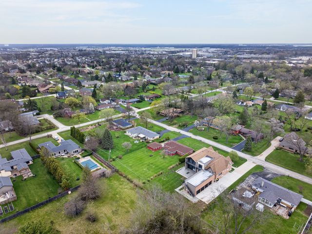 102 W Elaine Circle, Prospect Heights, IL 60070