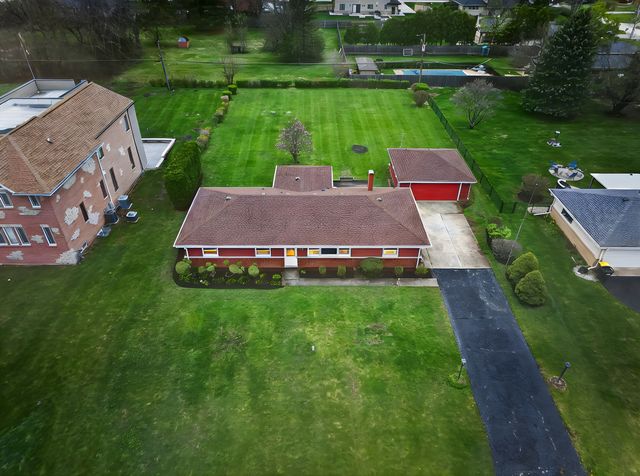 102 W Elaine Circle, Prospect Heights, IL 60070