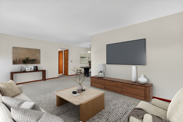 102 W Elaine Circle, Prospect Heights, IL 60070