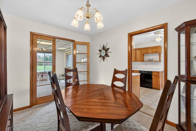 102 W Elaine Circle, Prospect Heights, IL 60070