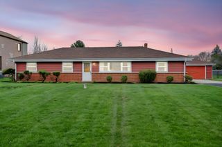 102 W Elaine Circle, Prospect Heights, IL 60070