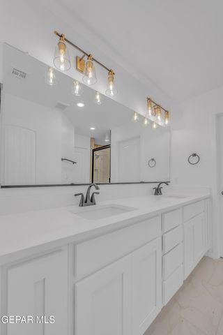 1039 Sidonia Place, Socorro, TX 79927