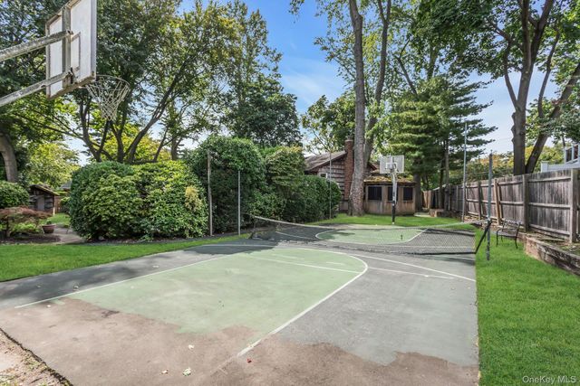 78 Chestnut Street, Glen Cove, NY 11542