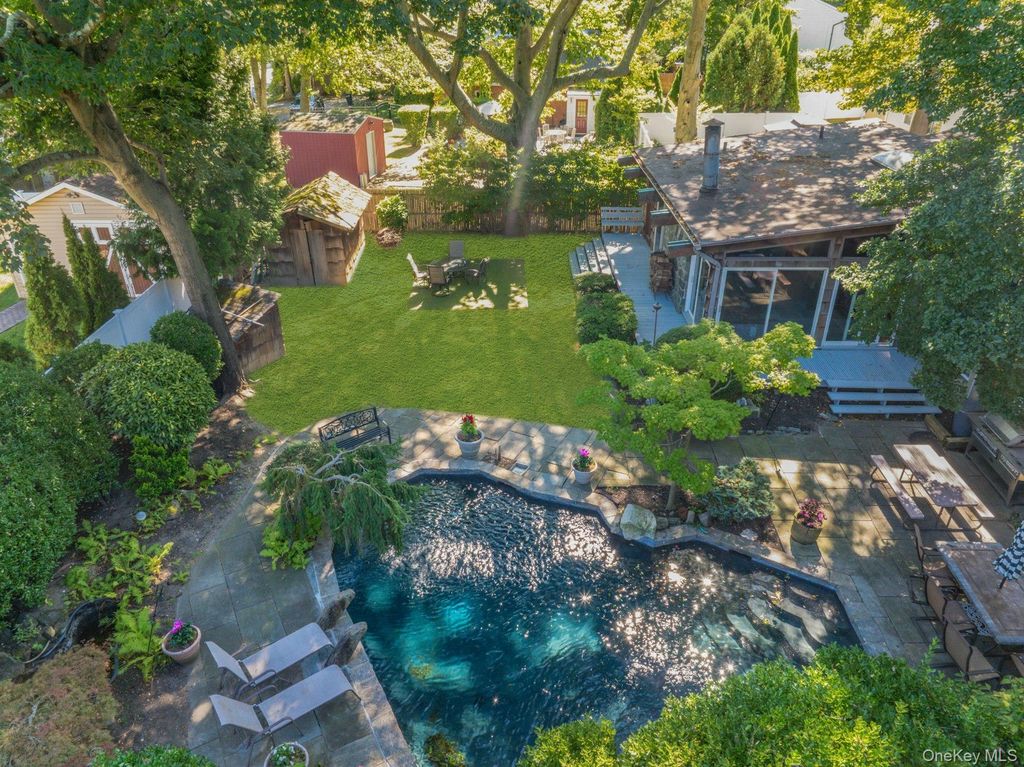 78 Chestnut St, Glen Cove, NY 11542 — exterior