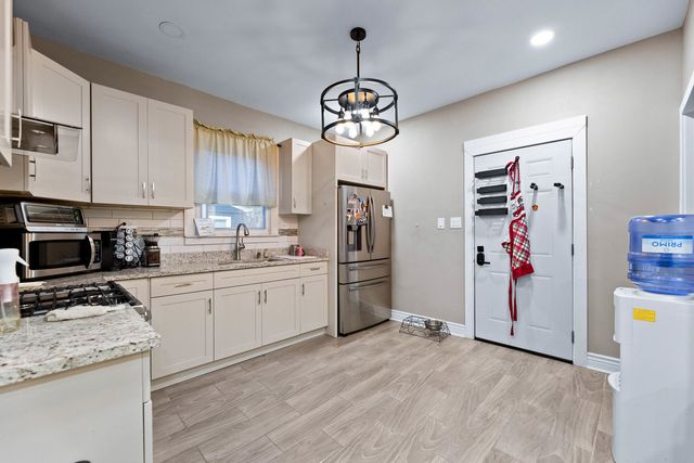 11315 S Stewart Avenue, Chicago, IL 60628