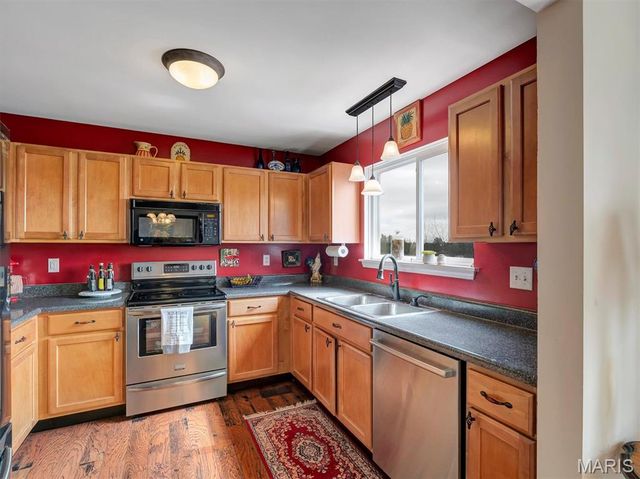 160 Hunters Run Court, Eureka, MO 63025