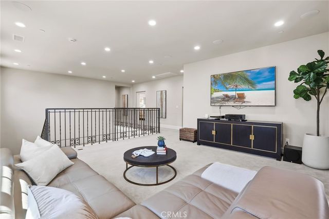 109 Andirons, Irvine, CA 92602