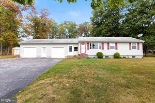 1384 HUNTERSTOWN RD, Gettysburg, PA 17325