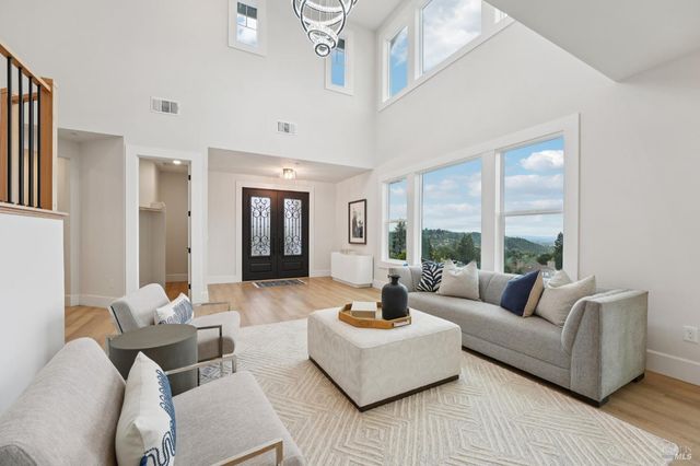 5663 Crystal Dr, Santa Rosa, CA 95404