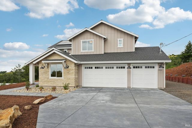 5663 Crystal Dr, Santa Rosa, CA 95404