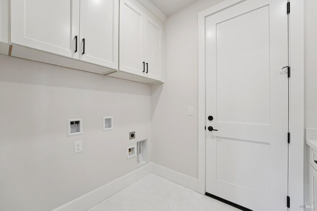 5663 Crystal Dr, Santa Rosa, CA 95404