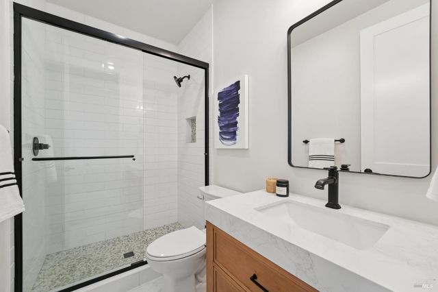 5663 Crystal Dr, Santa Rosa, CA 95404