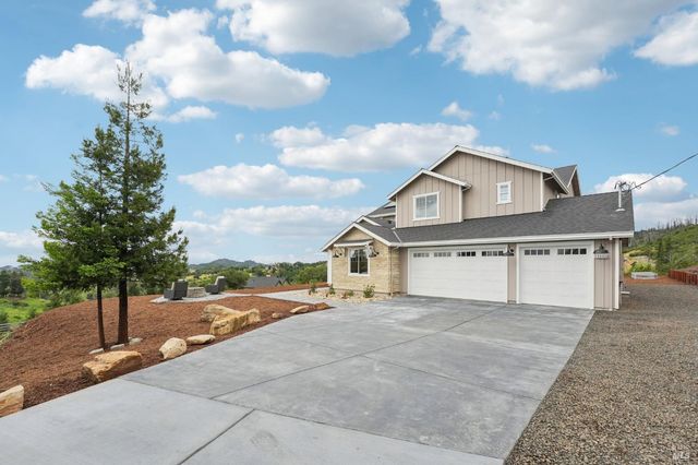 5663 Crystal Dr, Santa Rosa, CA 95404
