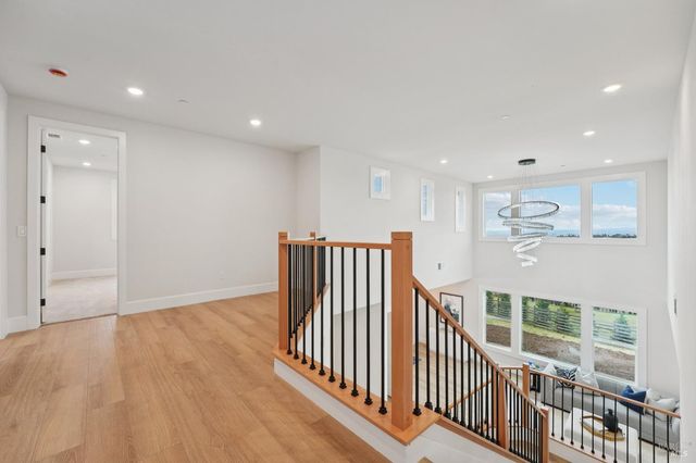 5663 Crystal Dr, Santa Rosa, CA 95404