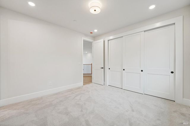 5663 Crystal Dr, Santa Rosa, CA 95404