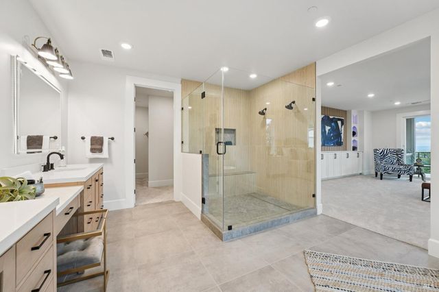 5663 Crystal Dr, Santa Rosa, CA 95404