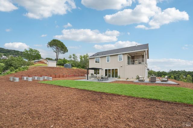 5663 Crystal Dr, Santa Rosa, CA 95404