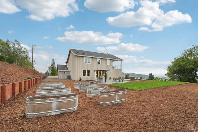 5663 Crystal Dr, Santa Rosa, CA 95404