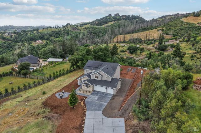 5663 Crystal Dr, Santa Rosa, CA 95404