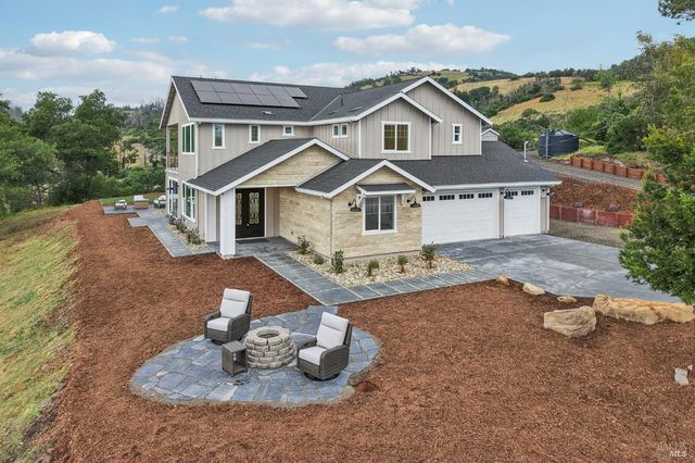 5663 Crystal Dr, Santa Rosa, CA 95404