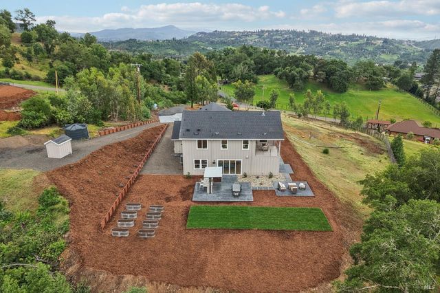 5663 Crystal Dr, Santa Rosa, CA 95404