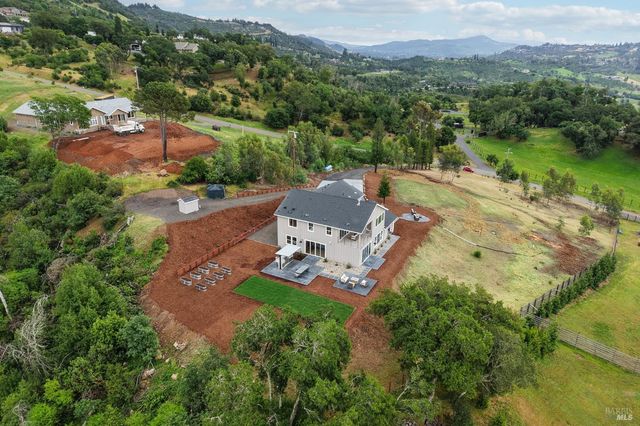 5663 Crystal Dr, Santa Rosa, CA 95404